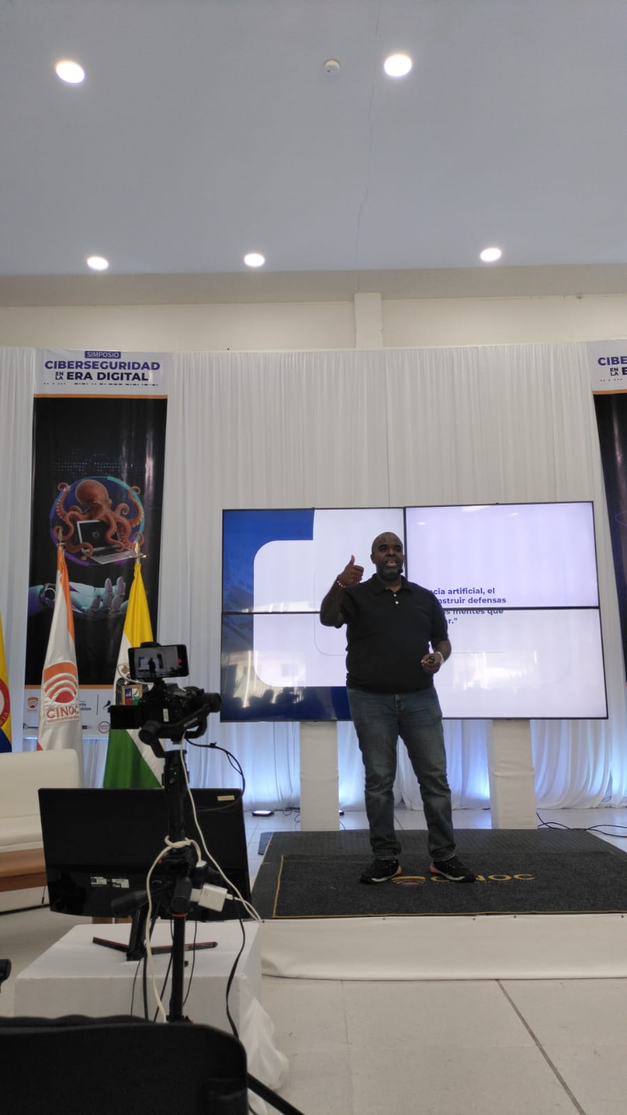 Yeiler Quintero como conferencista