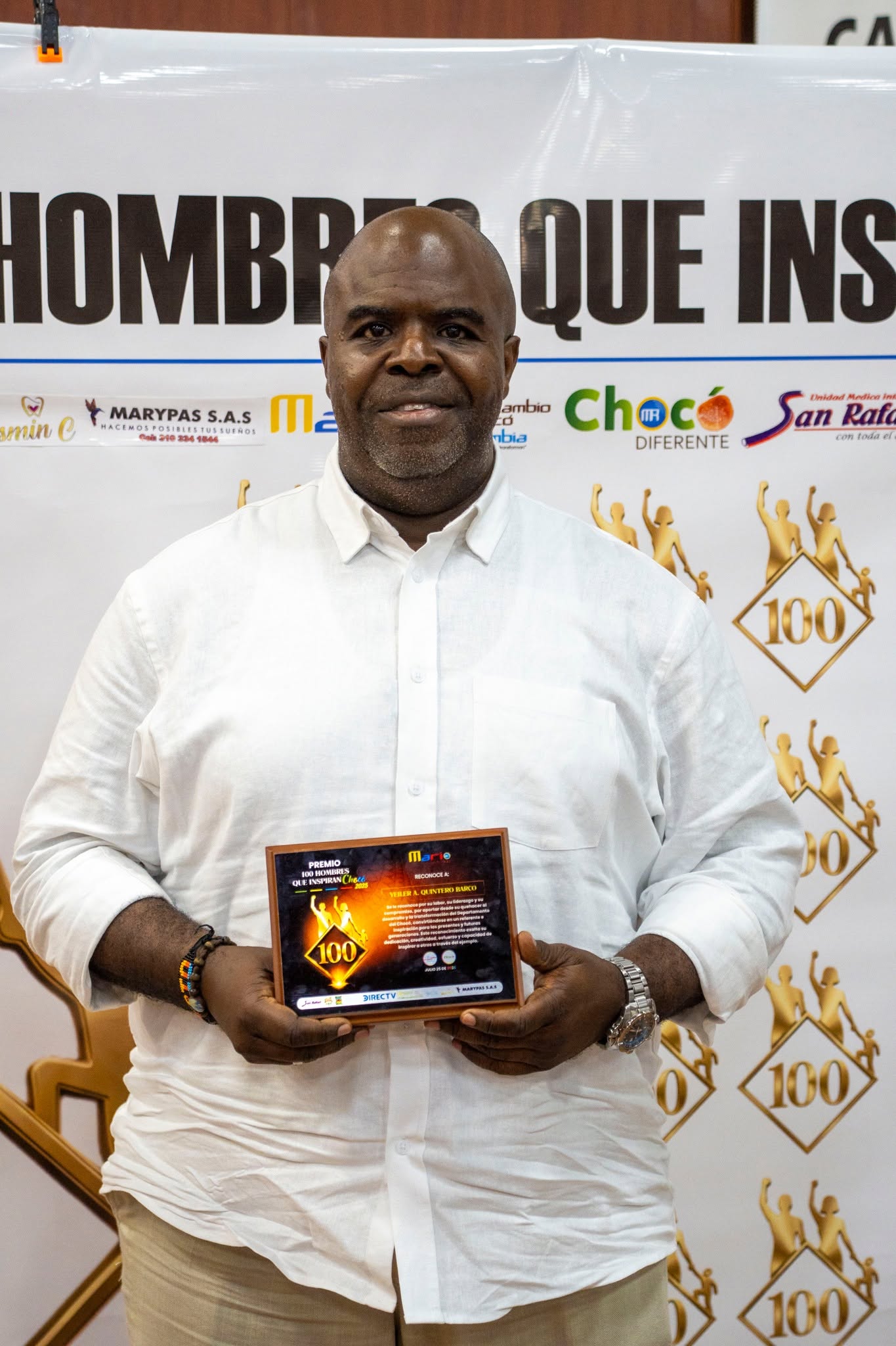 Yeiler Quintero recibe el Premio 100 Hombres que Inspiran Chocó