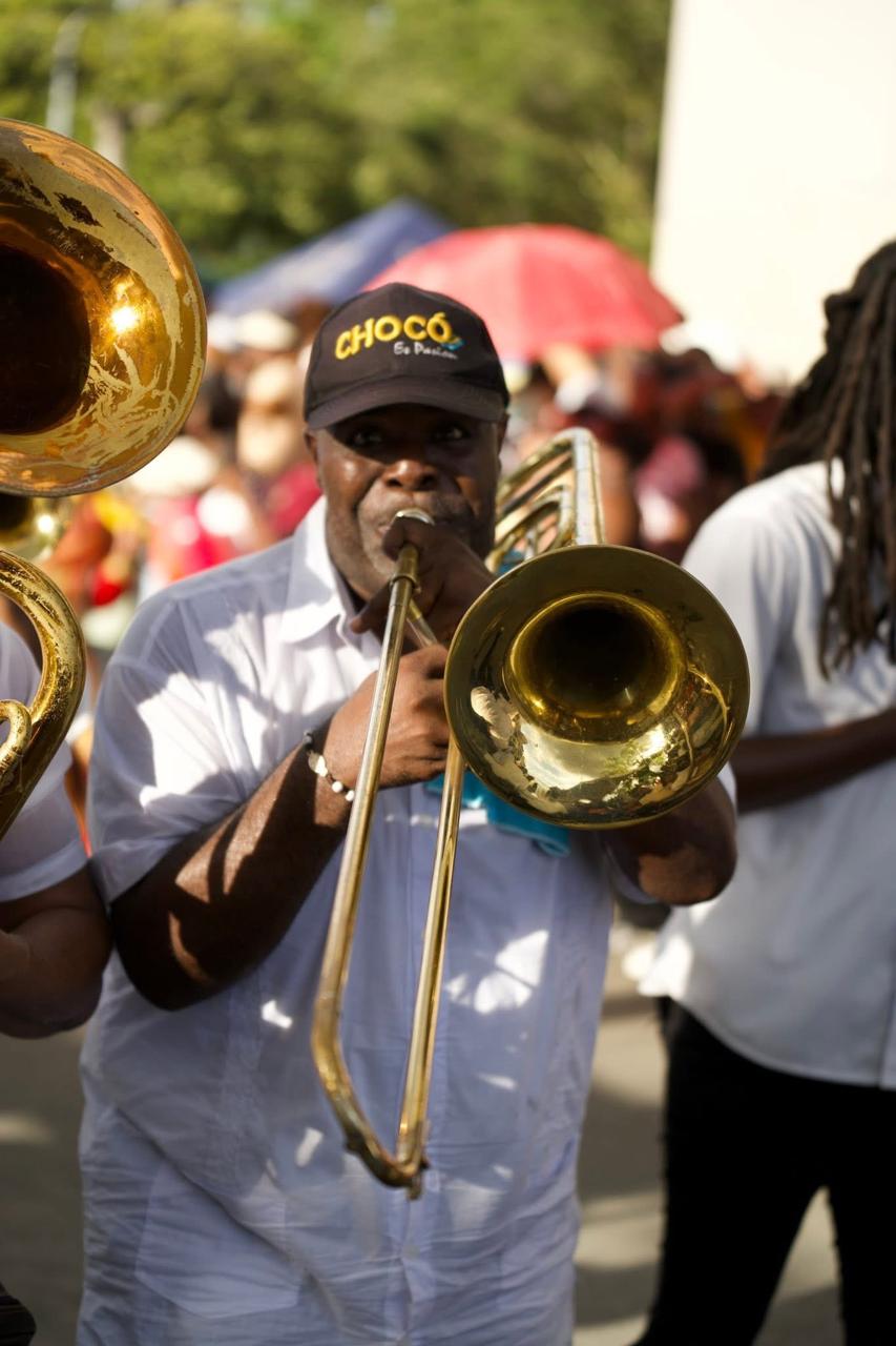 Yeo Quintero en una presentación en vivo con su trombón